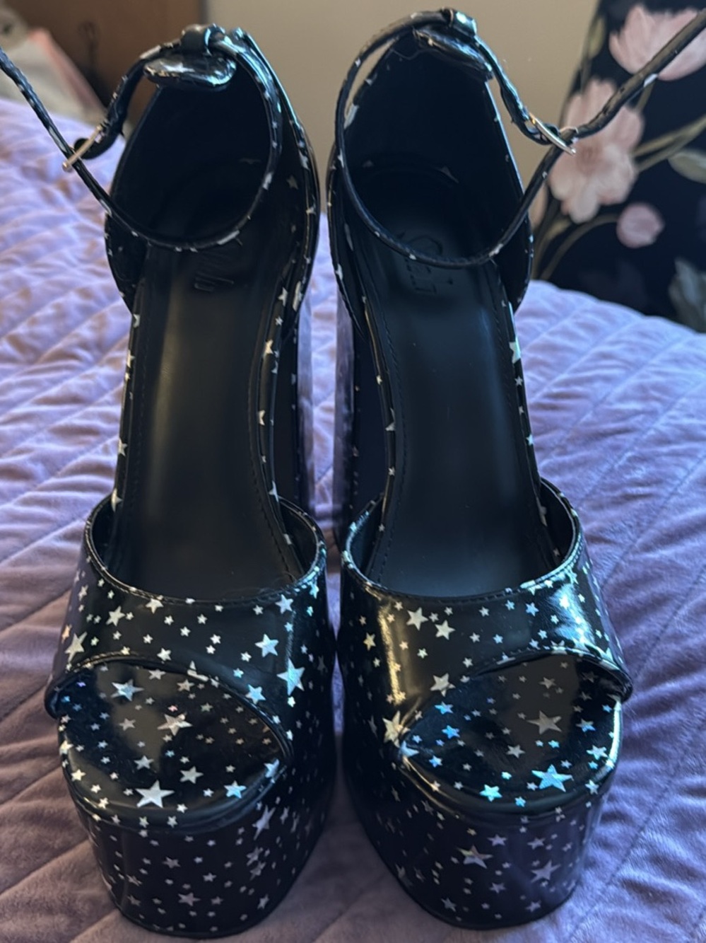 SHEIN Black Star-Print Patent Platform Sandals with Ankle Strap